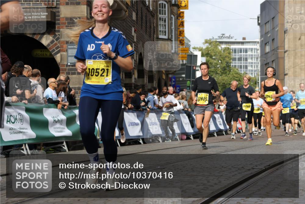 13.09.2026 - 21. swb-Marathon Bremen Strokosch-Dieckow http://msf.ph/oto/10370416 13.09.2026 11:01:09 Ziel 10093, 10263, 10306, 10367, 10368, 10753, 10857, 11055, 11162, 11247, 11343, 11359, 11475, 11540, 11556, 11728, 11797, 11804, 11819, 11959, 12006, 12116, 12397, 12428, 12430, 10647, 10648, 10678, 10892, 11260, 11306, 11751, 11796, 11813, 11816, 11969, 11970, 12062, 12245, 12283, 12390, 12391 meine-sportfotos.de