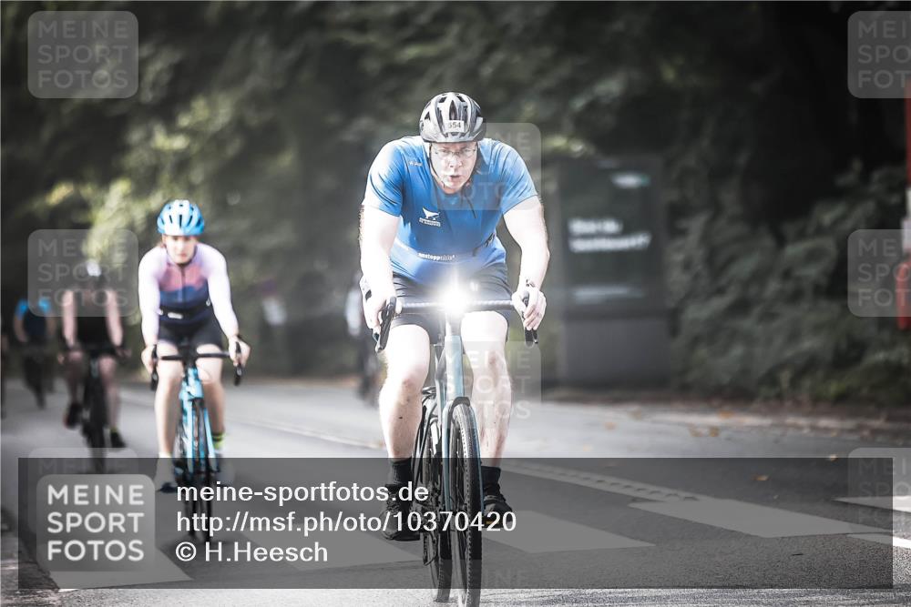 13.09.2026 - Stadtparktriathlon H.Heesch http://msf.ph/oto/10370420 13.09.2026 10:49:45 Radfahren 399, 442, 457, 461, 554 meine-sportfotos.de