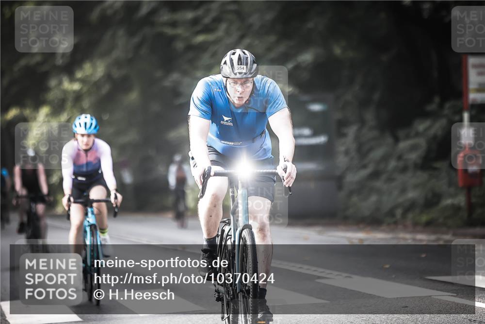 13.09.2026 - Stadtparktriathlon H.Heesch http://msf.ph/oto/10370424 13.09.2026 10:49:45 Radfahren 399, 442, 457, 461, 554 meine-sportfotos.de