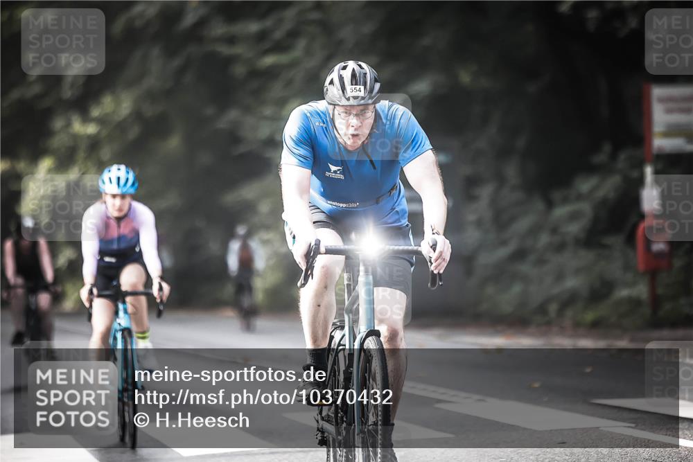 13.09.2026 - Stadtparktriathlon H.Heesch http://msf.ph/oto/10370432 13.09.2026 10:49:45 Radfahren 399, 442, 457, 461, 554 meine-sportfotos.de