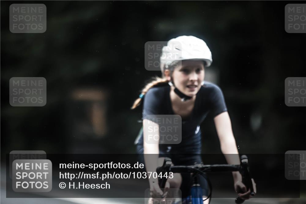 13.09.2026 - Stadtparktriathlon H.Heesch http://msf.ph/oto/10370443 13.09.2026 13:24:16 Radfahren 1289, 1418, 1450, 1465, 1501, 1523 meine-sportfotos.de