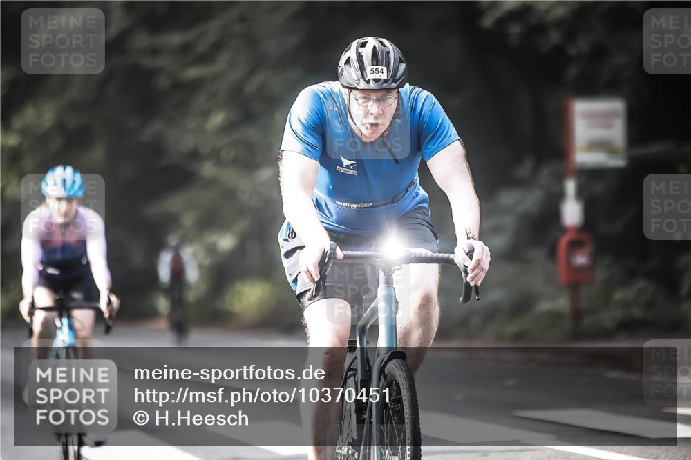 13.09.2026 - Stadtparktriathlon H.Heesch http://msf.ph/oto/10370451 13.09.2026 10:49:45 Radfahren 399, 442, 457, 461, 554 meine-sportfotos.de