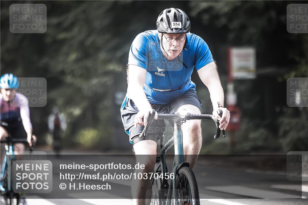 13.09.2026 - Stadtparktriathlon H.Heesch http://msf.ph/oto/10370456 13.09.2026 10:49:45 Radfahren 399, 442, 457, 461, 554 meine-sportfotos.de