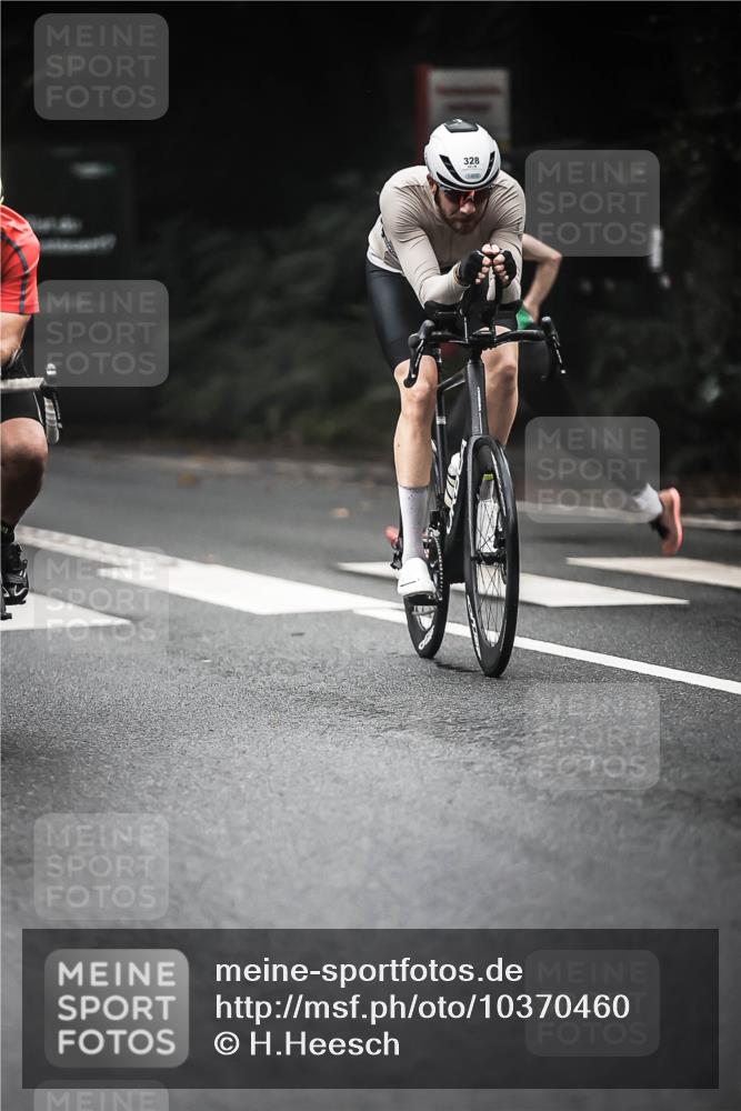13.09.2026 - Stadtparktriathlon H.Heesch http://msf.ph/oto/10370460 13.09.2026 10:20:00 Radfahren 273, 323, 328, 377, 414, 434 meine-sportfotos.de