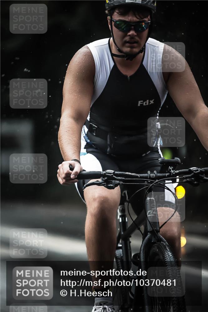 13.09.2026 - Stadtparktriathlon H.Heesch http://msf.ph/oto/10370481 13.09.2026 12:05:49 Radfahren 864, 894, 899, 918, 980, 999, 1009, 1051, 1065 meine-sportfotos.de