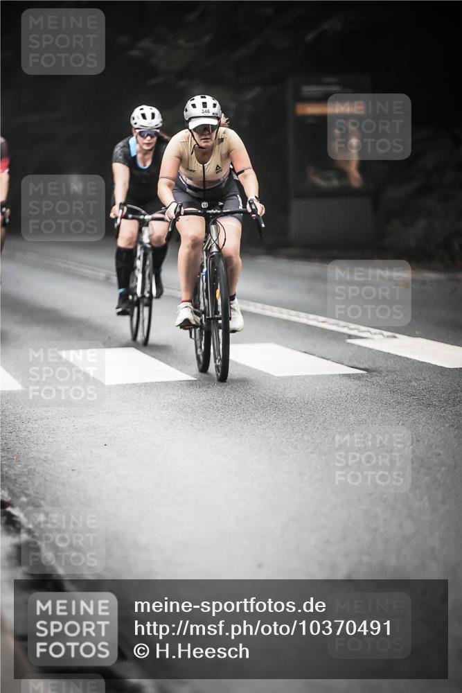 13.09.2026 - Stadtparktriathlon H.Heesch http://msf.ph/oto/10370491 13.09.2026 10:20:06 Radfahren 253, 273, 328, 346, 347, 415, 432 meine-sportfotos.de