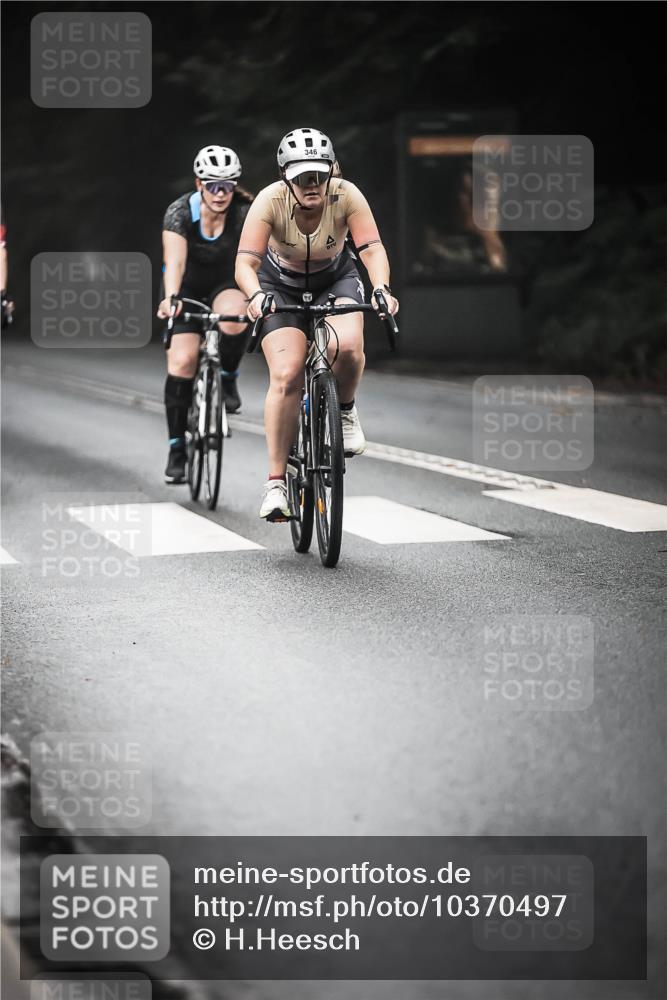 13.09.2026 - Stadtparktriathlon H.Heesch http://msf.ph/oto/10370497 13.09.2026 10:20:06 Radfahren 253, 273, 328, 346, 347, 415, 432 meine-sportfotos.de