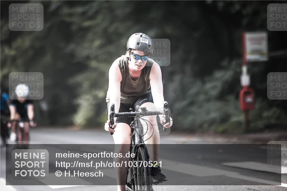 13.09.2026 - Stadtparktriathlon H.Heesch http://msf.ph/oto/10370521 13.09.2026 10:49:48 Radfahren 399, 407, 442, 457, 461, 548, 554 meine-sportfotos.de