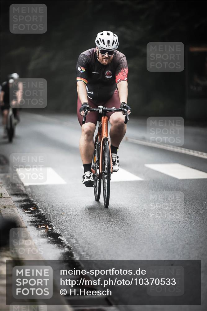 13.09.2026 - Stadtparktriathlon H.Heesch http://msf.ph/oto/10370533 13.09.2026 10:20:08 Radfahren 253, 346, 347, 415, 432 meine-sportfotos.de