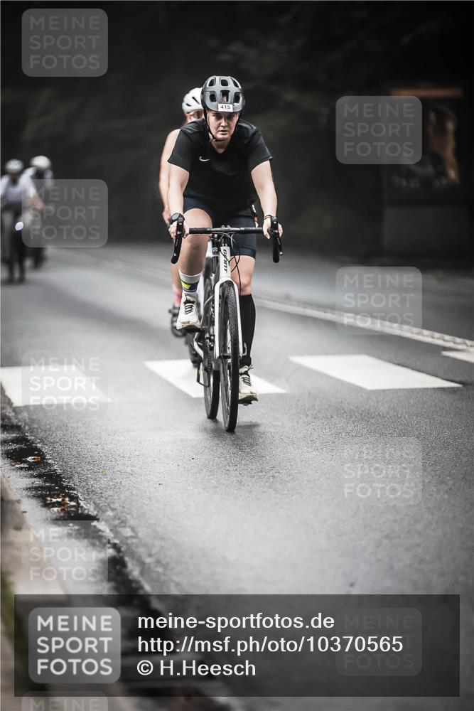 13.09.2026 - Stadtparktriathlon H.Heesch http://msf.ph/oto/10370565 13.09.2026 10:20:11 Radfahren 238, 253, 346, 347, 415, 432 meine-sportfotos.de