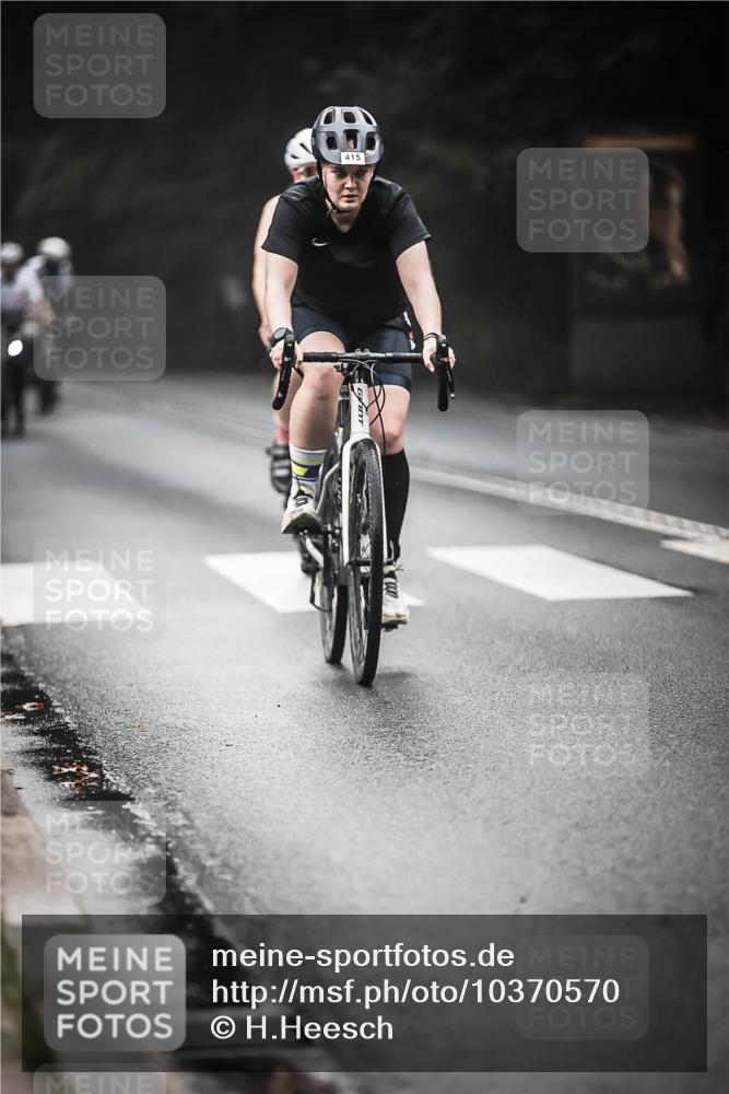 13.09.2026 - Stadtparktriathlon H.Heesch http://msf.ph/oto/10370570 13.09.2026 10:20:11 Radfahren 238, 253, 346, 347, 415, 432 meine-sportfotos.de
