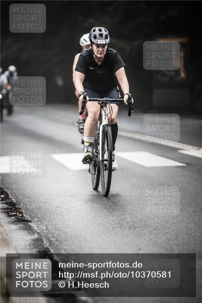 13.09.2026 - Stadtparktriathlon H.Heesch http://msf.ph/oto/10370581 13.09.2026 10:20:11 Radfahren 238, 253, 346, 347, 415, 432 meine-sportfotos.de