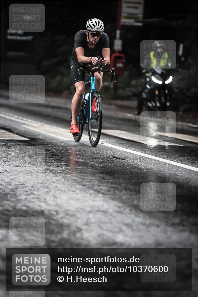 13.09.2026 - Stadtparktriathlon H.Heesch http://msf.ph/oto/10370600 13.09.2026 12:06:09 Radfahren 956, 1024 meine-sportfotos.de