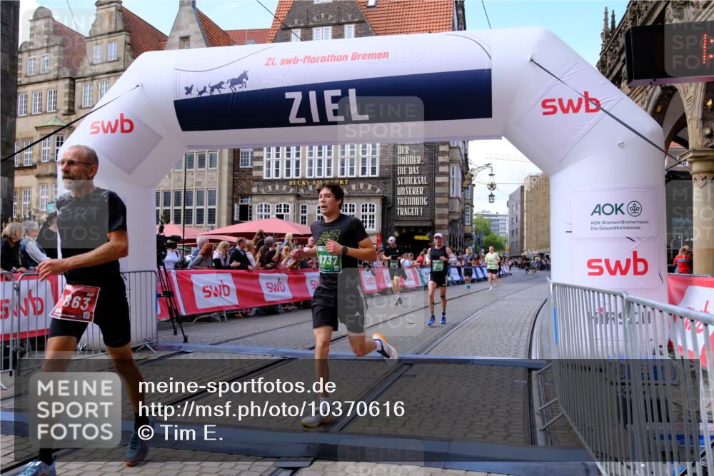 13.09.2026 - 21. swb-Marathon Bremen Tim E. http://msf.ph/oto/10370616 13.09.2026 13:08:03 Ziel 819, 969, 2135, 4732, 4852, 4990, 5570, 5976, 7558, 8611, 8737, 9035, 9356 meine-sportfotos.de