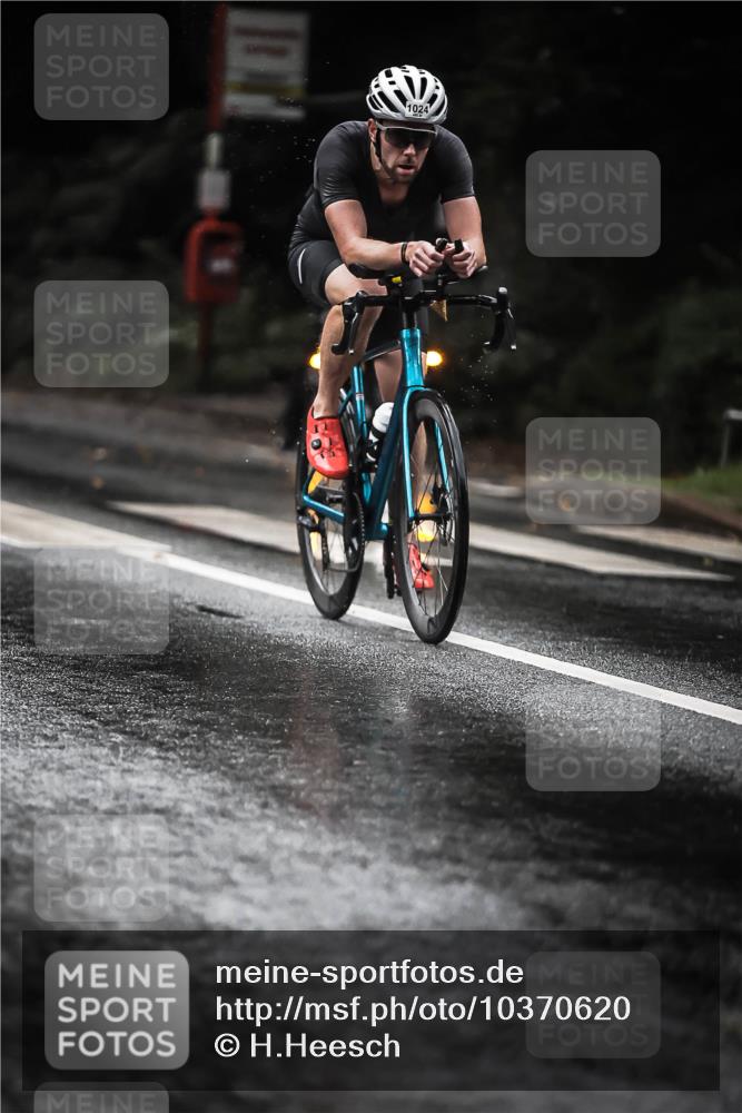 13.09.2026 - Stadtparktriathlon H.Heesch http://msf.ph/oto/10370620 13.09.2026 12:06:09 Radfahren 956, 1024 meine-sportfotos.de