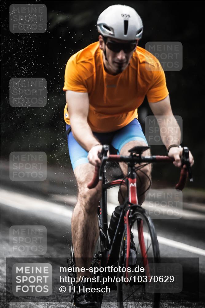 13.09.2026 - Stadtparktriathlon H.Heesch http://msf.ph/oto/10370629 13.09.2026 12:06:10 Radfahren 955, 956, 1024 meine-sportfotos.de