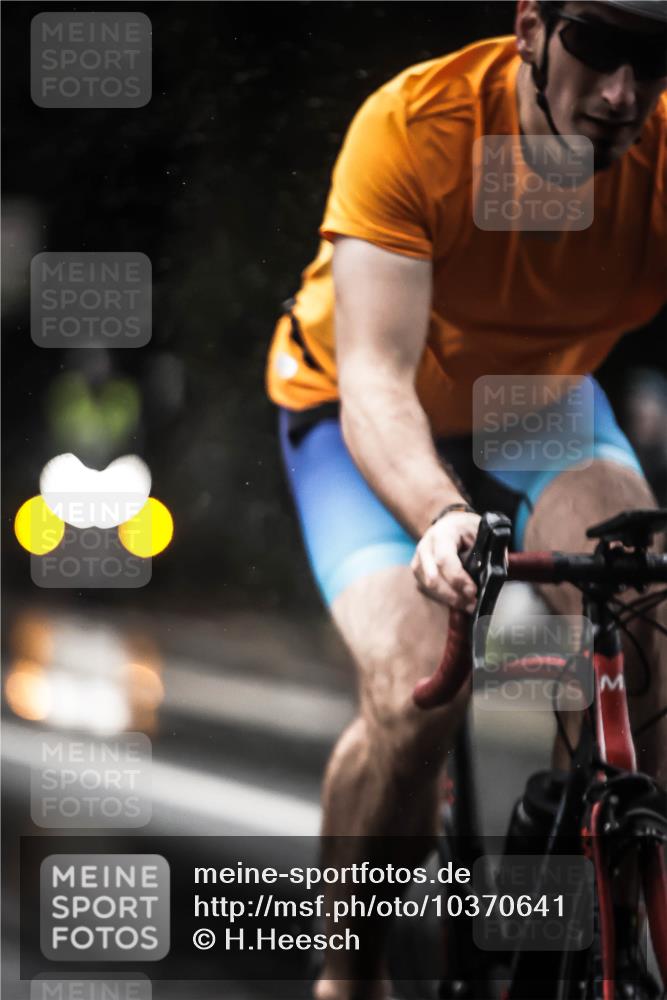 13.09.2026 - Stadtparktriathlon H.Heesch http://msf.ph/oto/10370641 13.09.2026 12:06:10 Radfahren 955, 956, 1024 meine-sportfotos.de
