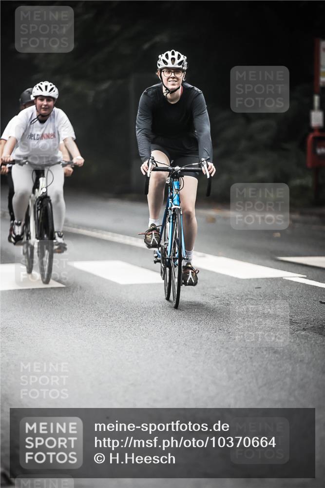 13.09.2026 - Stadtparktriathlon H.Heesch http://msf.ph/oto/10370664 13.09.2026 10:20:17 Radfahren 238, 248, 310, 385, 390, 400, 415, 432, 433, 450 meine-sportfotos.de