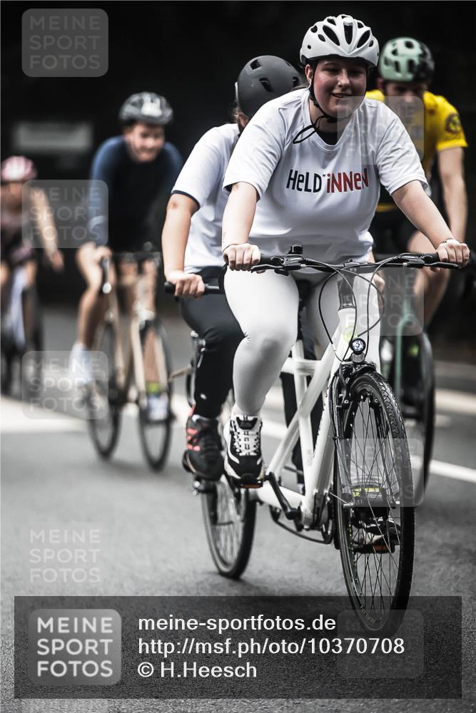 13.09.2026 - Stadtparktriathlon H.Heesch http://msf.ph/oto/10370708 13.09.2026 10:20:19 Radfahren 238, 248, 308, 310, 385, 390, 400, 433, 450 meine-sportfotos.de