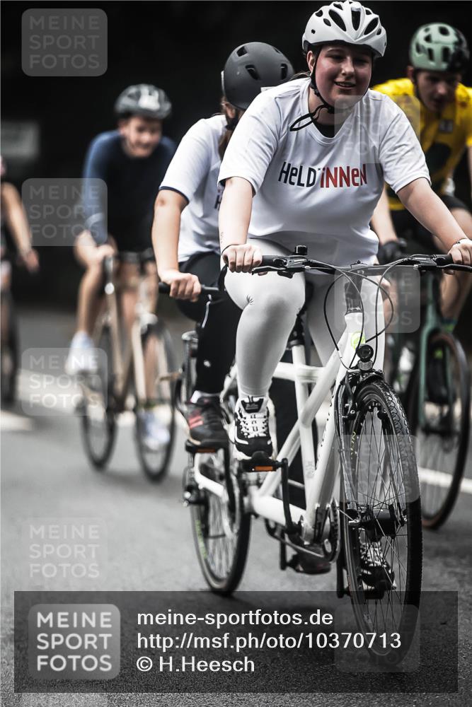 13.09.2026 - Stadtparktriathlon H.Heesch http://msf.ph/oto/10370713 13.09.2026 10:20:19 Radfahren 238, 248, 308, 310, 385, 390, 400, 433, 450 meine-sportfotos.de