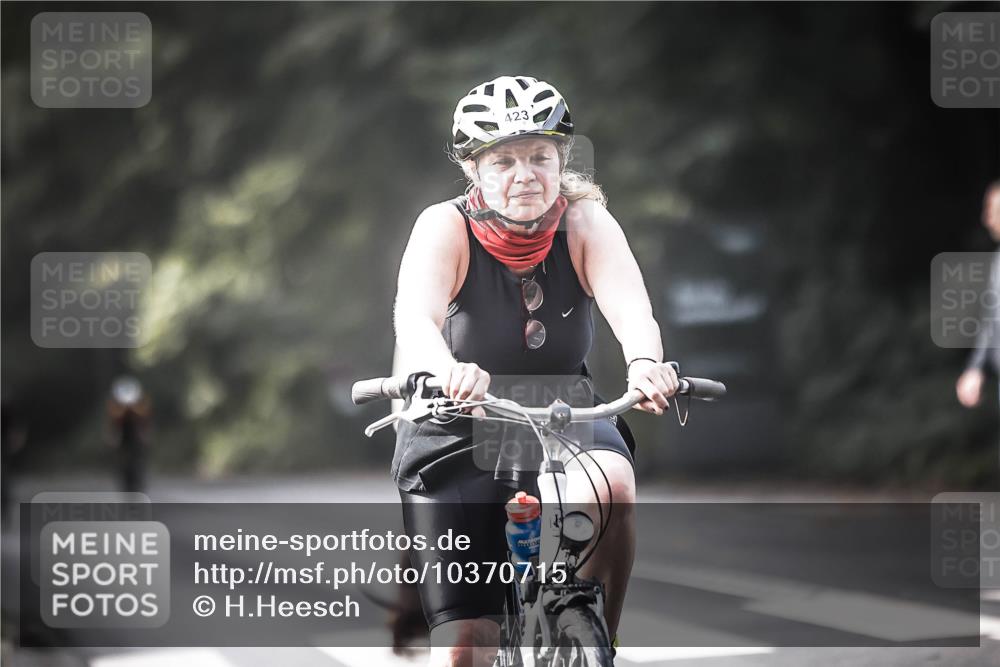 13.09.2026 - Stadtparktriathlon H.Heesch http://msf.ph/oto/10370715 13.09.2026 10:49:59 Radfahren 359, 421, 423, 447, 548 meine-sportfotos.de