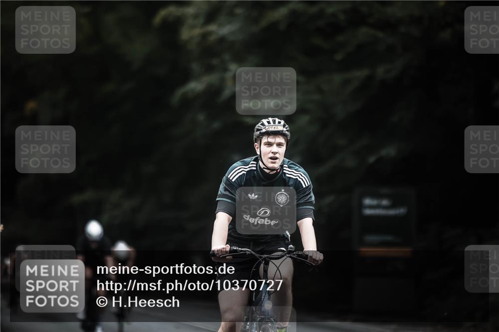 13.09.2026 - Stadtparktriathlon H.Heesch http://msf.ph/oto/10370727 13.09.2026 13:24:47 Radfahren 1330, 1389, 1443, 1462, 1495, 1502 meine-sportfotos.de