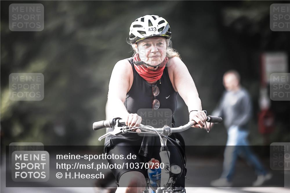 13.09.2026 - Stadtparktriathlon H.Heesch http://msf.ph/oto/10370730 13.09.2026 10:49:59 Radfahren 359, 421, 423, 447, 548 meine-sportfotos.de