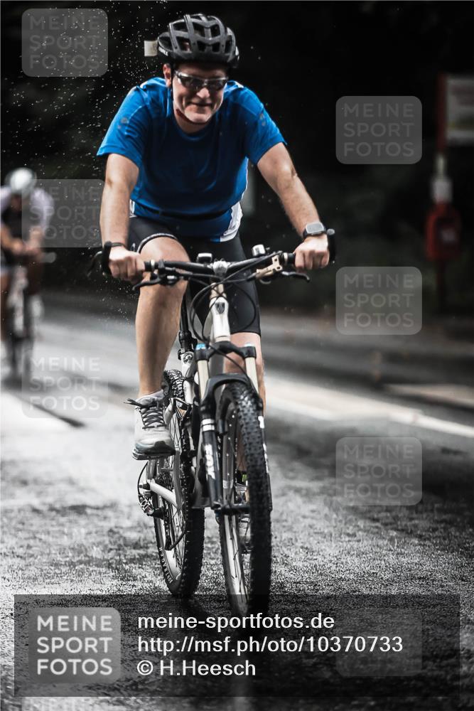 13.09.2026 - Stadtparktriathlon H.Heesch http://msf.ph/oto/10370733 13.09.2026 12:06:18 Radfahren 884, 886, 903, 955, 1007, 1045 meine-sportfotos.de