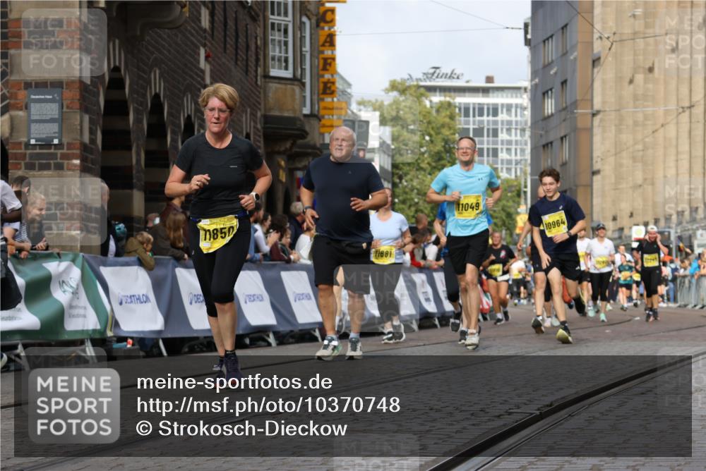 13.09.2026 - 21. swb-Marathon Bremen Strokosch-Dieckow http://msf.ph/oto/10370748 13.09.2026 11:01:13 Ziel 10093, 10367, 10368, 10428, 10753, 10857, 11055, 11247, 11343, 11359, 11475, 11540, 11728, 11797, 11804, 11819, 11959, 12006, 12085, 12116, 12397, 12428, 10560, 10647, 10648, 10678, 11260, 11306, 11459, 11467, 11751, 11788, 11796, 11813, 11816, 11969, 11970, 12047, 12062, 12245, 12390, 12391 meine-sportfotos.de