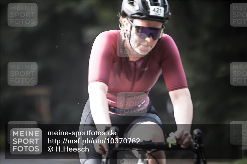 13.09.2026 - Stadtparktriathlon H.Heesch http://msf.ph/oto/10370762 13.09.2026 10:50:06 Radfahren 359, 402, 421 meine-sportfotos.de