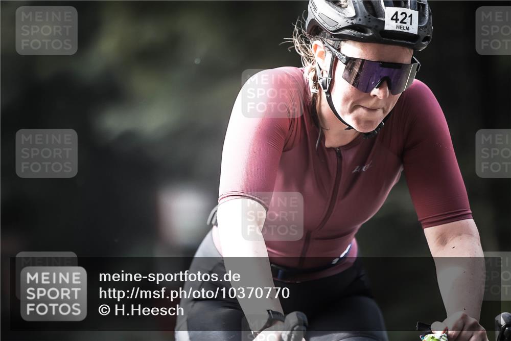 13.09.2026 - Stadtparktriathlon H.Heesch http://msf.ph/oto/10370770 13.09.2026 10:50:06 Radfahren 359, 402, 421 meine-sportfotos.de