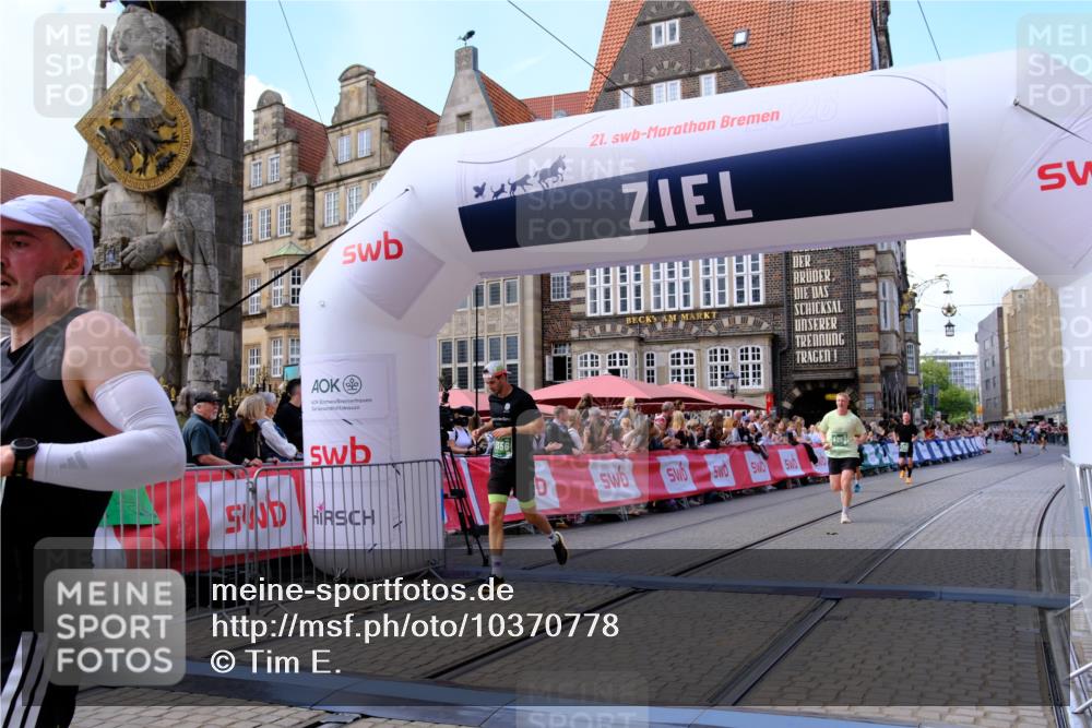 13.09.2026 - 21. swb-Marathon Bremen Tim E. http://msf.ph/oto/10370778 13.09.2026 13:08:06 Ziel 969, 4732, 4852, 4990, 5570, 5976, 7558, 8611, 8737, 9035, 9356, 13160 meine-sportfotos.de