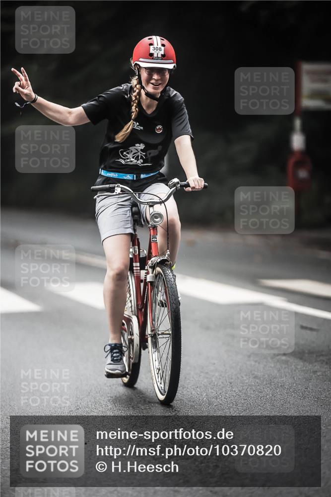 13.09.2026 - Stadtparktriathlon H.Heesch http://msf.ph/oto/10370820 13.09.2026 10:20:25 Radfahren 248, 308, 310, 334, 335, 381, 383, 385, 390, 433, 450 meine-sportfotos.de