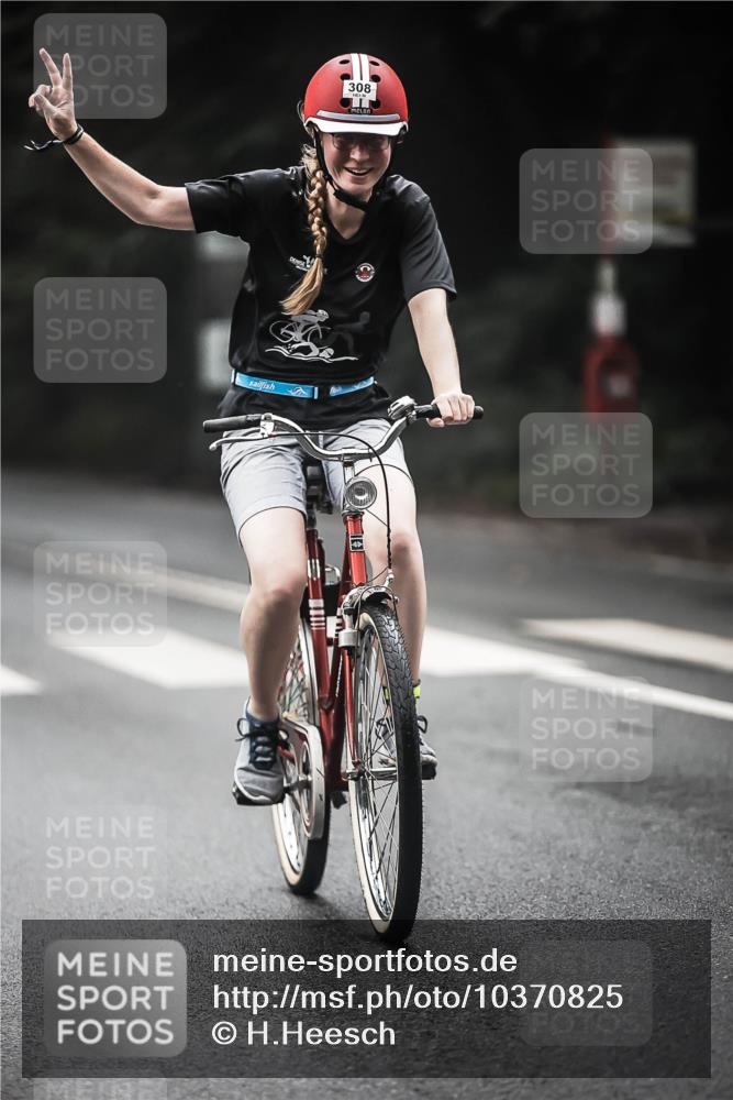 13.09.2026 - Stadtparktriathlon H.Heesch http://msf.ph/oto/10370825 13.09.2026 10:20:25 Radfahren 248, 308, 310, 334, 335, 381, 383, 385, 390, 433, 450 meine-sportfotos.de
