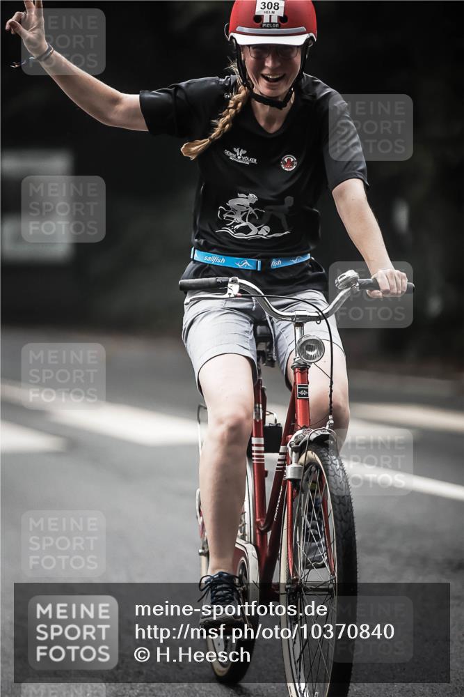 13.09.2026 - Stadtparktriathlon H.Heesch http://msf.ph/oto/10370840 13.09.2026 10:20:26 Radfahren 248, 308, 334, 335, 381, 383, 385, 390, 433, 450, 452 meine-sportfotos.de
