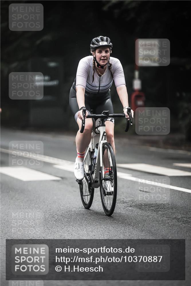 13.09.2026 - Stadtparktriathlon H.Heesch http://msf.ph/oto/10370887 13.09.2026 10:20:28 Radfahren 308, 334, 335, 381, 383, 385, 452 meine-sportfotos.de