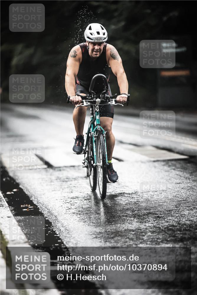 13.09.2026 - Stadtparktriathlon H.Heesch http://msf.ph/oto/10370894 13.09.2026 12:06:25 Radfahren 823, 886, 903, 911, 934, 998, 1007, 1025, 1045 meine-sportfotos.de
