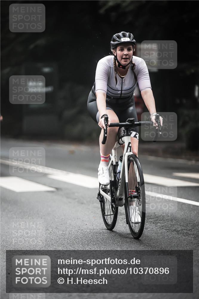 13.09.2026 - Stadtparktriathlon H.Heesch http://msf.ph/oto/10370896 13.09.2026 10:20:28 Radfahren 308, 334, 335, 381, 383, 385, 452 meine-sportfotos.de