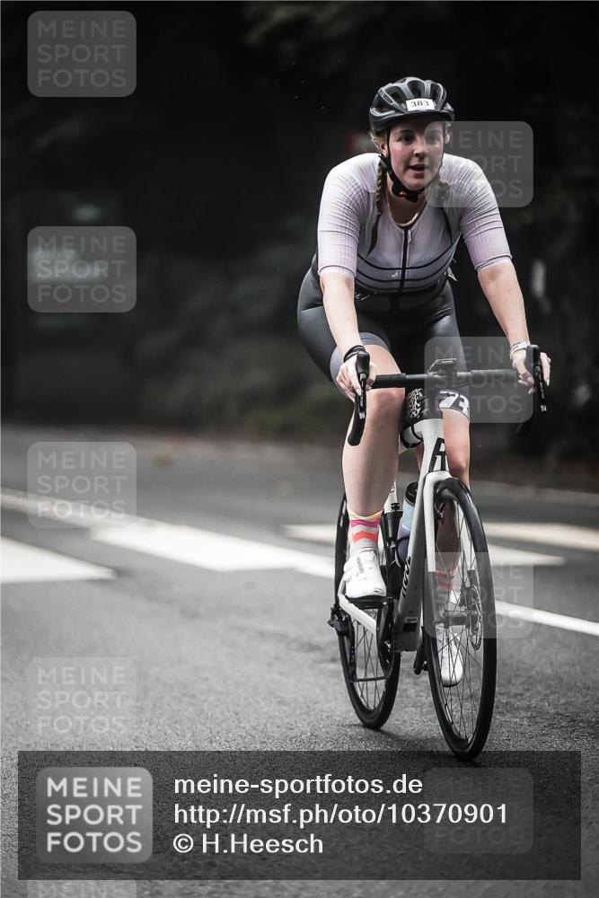 13.09.2026 - Stadtparktriathlon H.Heesch http://msf.ph/oto/10370901 13.09.2026 10:20:28 Radfahren 308, 334, 335, 381, 383, 385, 452 meine-sportfotos.de