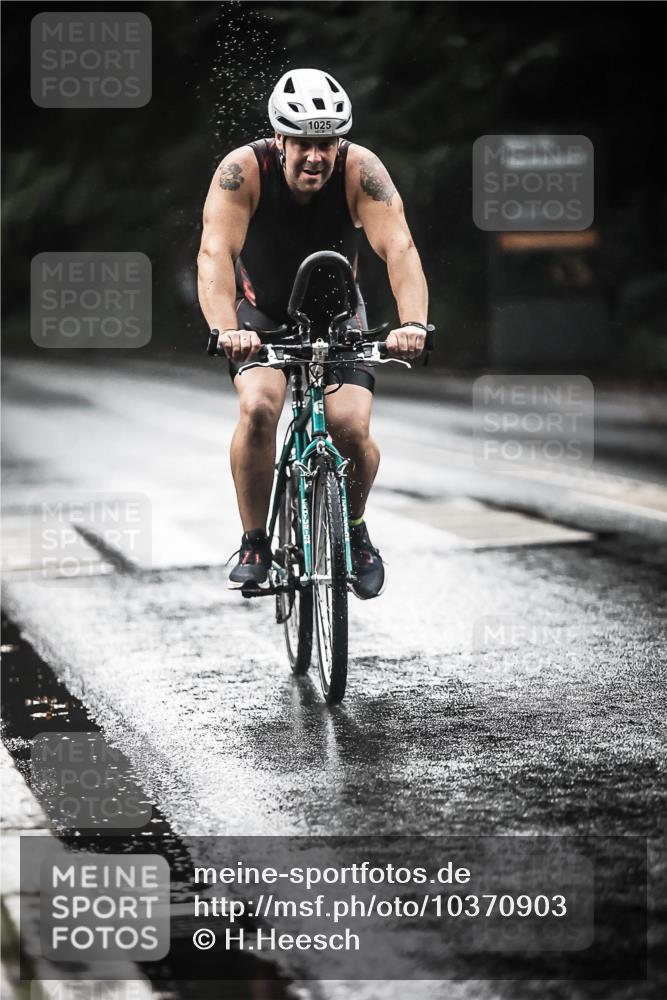 13.09.2026 - Stadtparktriathlon H.Heesch http://msf.ph/oto/10370903 13.09.2026 12:06:25 Radfahren 823, 886, 903, 911, 934, 998, 1007, 1025, 1045 meine-sportfotos.de