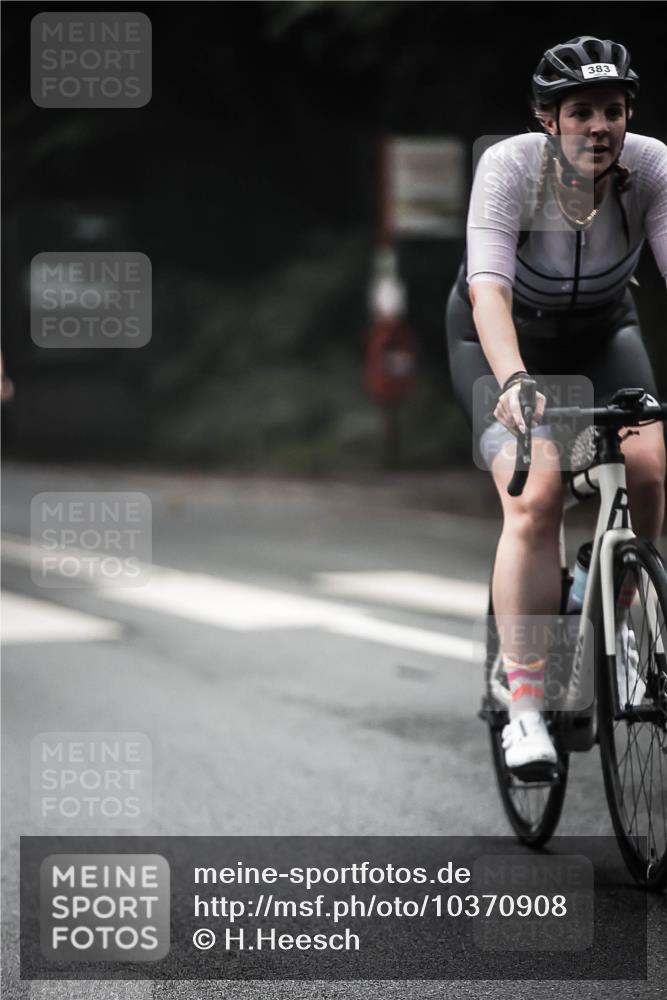 13.09.2026 - Stadtparktriathlon H.Heesch http://msf.ph/oto/10370908 13.09.2026 10:20:28 Radfahren 308, 334, 335, 381, 383, 385, 452 meine-sportfotos.de
