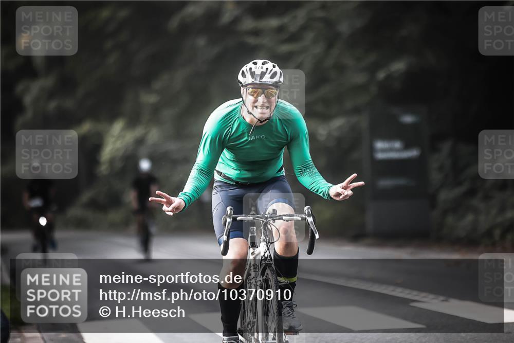13.09.2026 - Stadtparktriathlon H.Heesch http://msf.ph/oto/10370910 13.09.2026 10:50:27 Radfahren 478, 480, 555 meine-sportfotos.de