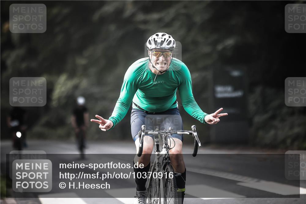 13.09.2026 - Stadtparktriathlon H.Heesch http://msf.ph/oto/10370916 13.09.2026 10:50:27 Radfahren 478, 480, 555 meine-sportfotos.de