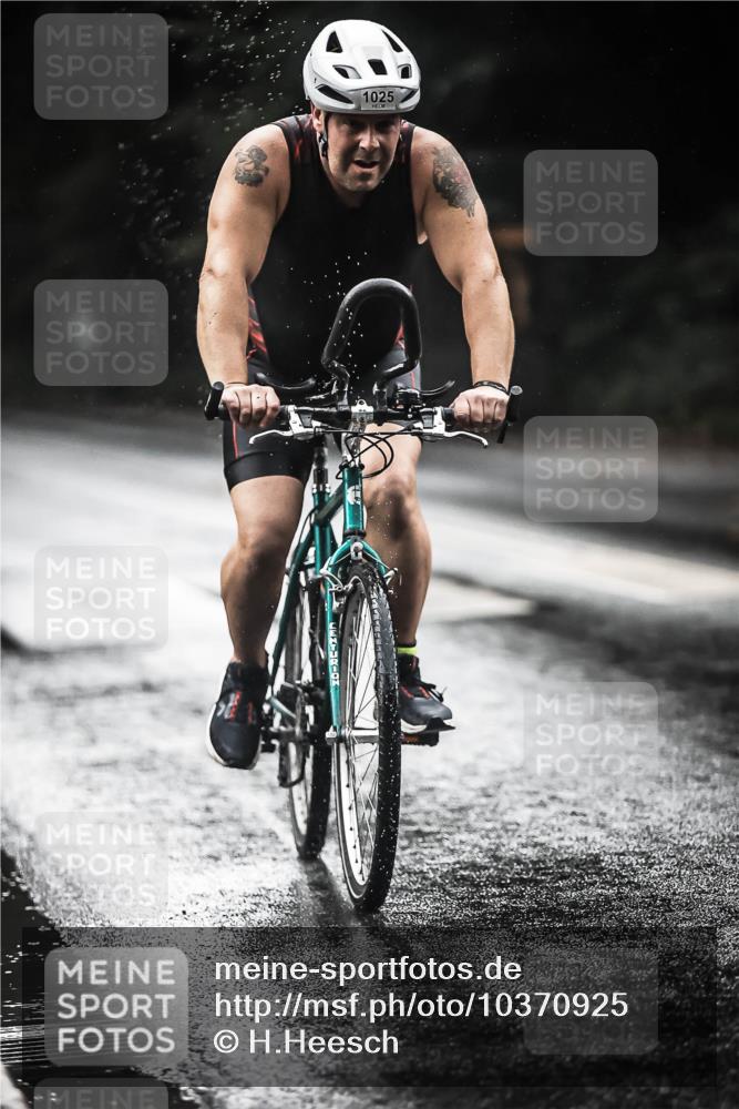 13.09.2026 - Stadtparktriathlon H.Heesch http://msf.ph/oto/10370925 13.09.2026 12:06:26 Radfahren 823, 886, 911, 934, 998, 1007, 1025, 1045 meine-sportfotos.de