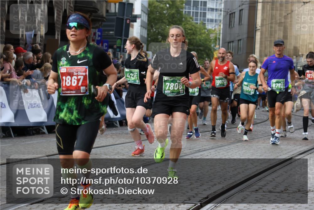 13.09.2026 - 21. swb-Marathon Bremen Strokosch-Dieckow http://msf.ph/oto/10370928 13.09.2026 13:36:30 Ziel 563, 1072, 1867, 2339, 2931, 2949, 3026, 3224, 3291, 3489, 3591, 4643, 4989, 5259, 5800, 6642, 6778, 6982, 7043, 7256, 7379, 7865, 8227, 8275, 8488, 8511, 8731, 8941, 9026, 9076, 9226, 9497, 9564, 13038, 13179, 13238, 164, 1936, 2467, 2673, 2731, 2819, 2823, 3067, 3585, 3815, 4006, 4050, 4182, 4216, 4304, 4414, 4676, 4892, 5061, 5656, 5781, 5823, 6050, 6280, 6340, 6516, 6568, 7039, 7229, 7237, 7249, 7344, 7656, 7765, 7808, 8723, 8790, 9658, 9776, 9807 meine-sportfotos.de