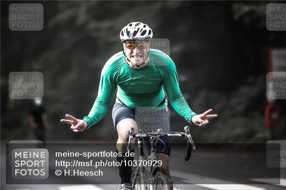 13.09.2026 - Stadtparktriathlon H.Heesch http://msf.ph/oto/10370929 13.09.2026 10:50:27 Radfahren 478, 480, 555 meine-sportfotos.de