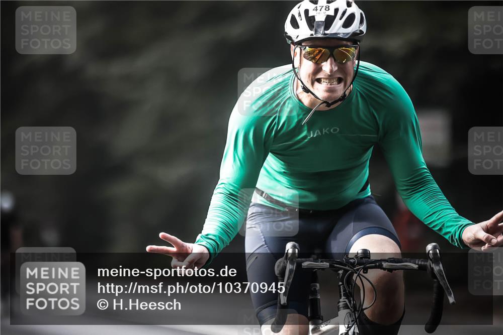 13.09.2026 - Stadtparktriathlon H.Heesch http://msf.ph/oto/10370945 13.09.2026 10:50:27 Radfahren 478, 480, 555 meine-sportfotos.de