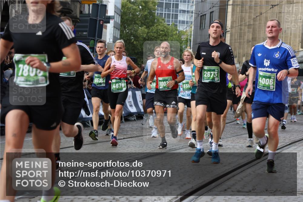 13.09.2026 - 21. swb-Marathon Bremen Strokosch-Dieckow http://msf.ph/oto/10370971 13.09.2026 13:36:31 Ziel 563, 1072, 1867, 2339, 2931, 2949, 3224, 3291, 3489, 3591, 4643, 4989, 5259, 5800, 6642, 6778, 6982, 7043, 7256, 7379, 7865, 8227, 8275, 8488, 8511, 8731, 8941, 9026, 9076, 9226, 9497, 9564, 13038, 13238, 164, 1936, 2673, 2731, 2819, 2823, 3585, 3815, 4006, 4050, 4182, 4216, 4304, 4414, 4676, 4892, 5061, 5447, 5656, 5823, 6050, 6280, 6340, 6516, 6568, 7039, 7229, 7237, 7344, 7656, 7765, 8685, 8723, 8790, 9658, 9776, 9807 meine-sportfotos.de