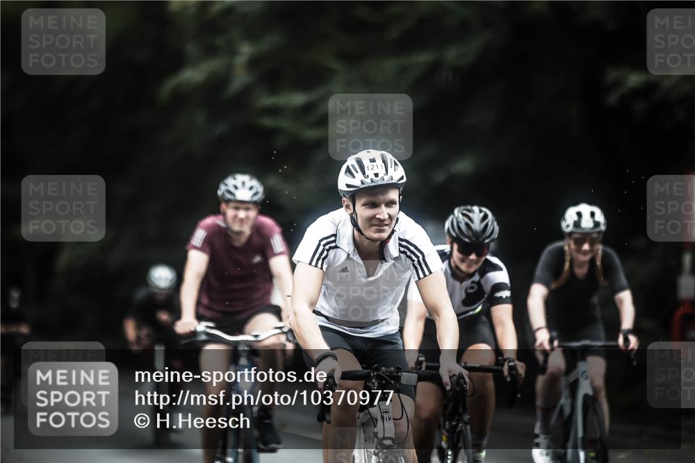 13.09.2026 - Stadtparktriathlon H.Heesch http://msf.ph/oto/10370977 13.09.2026 13:25:21 Radfahren 1211, 1319, 1324, 1336, 1362, 1368, 1375, 1383, 1405, 1491, 1492, 1527 meine-sportfotos.de