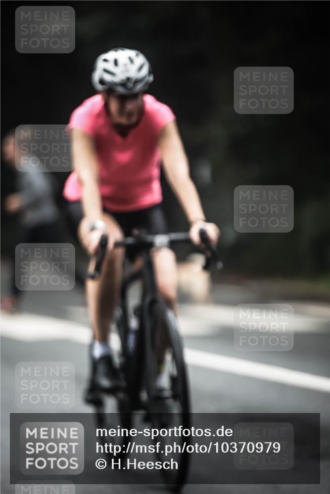 13.09.2026 - Stadtparktriathlon H.Heesch http://msf.ph/oto/10370979 13.09.2026 10:20:31 Radfahren 308, 334, 335, 381, 383, 452 meine-sportfotos.de